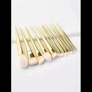 THE BASICS GOLD Brush Collection